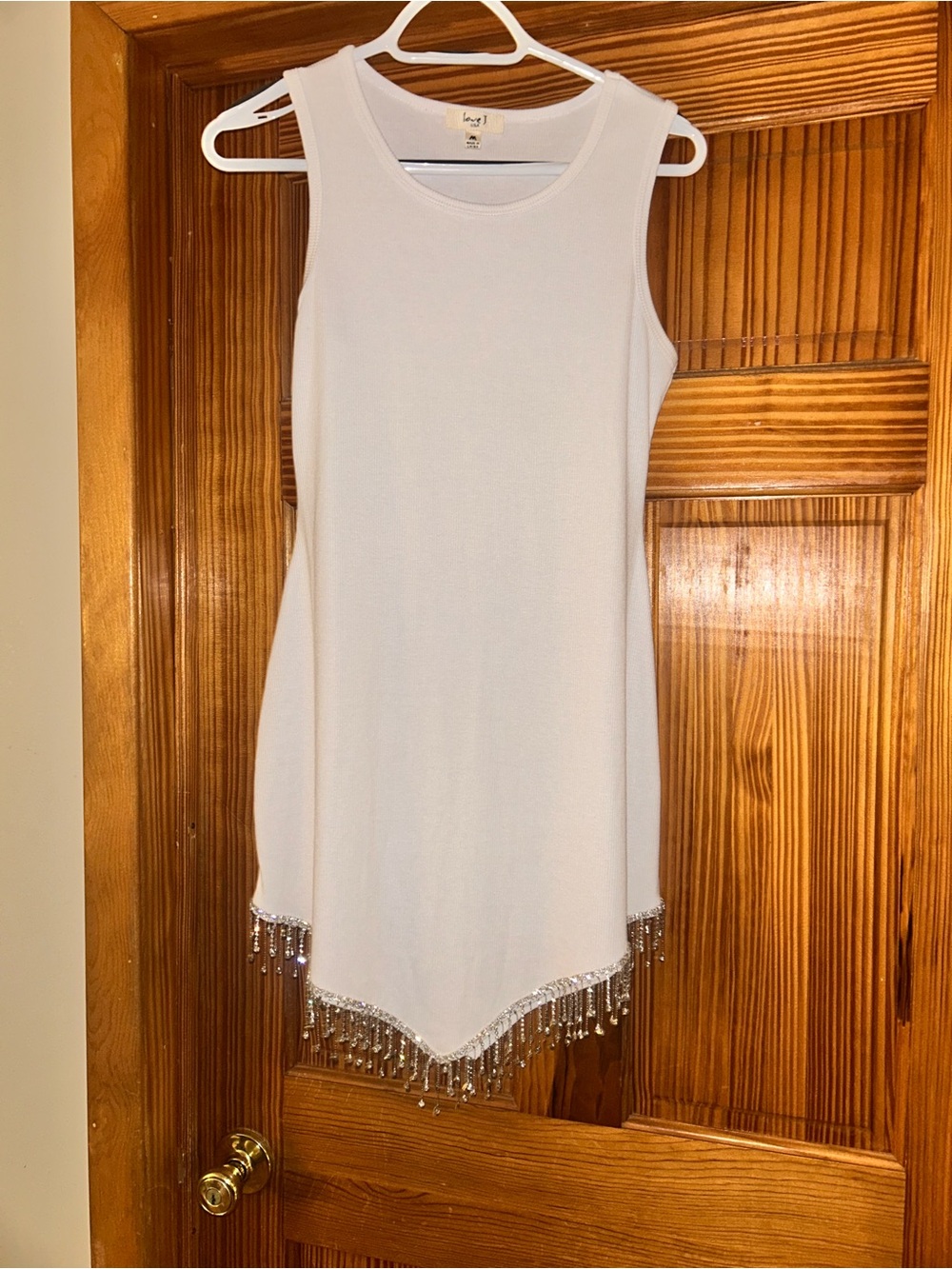 Sleeveless White Beaded Hem Tank Top -